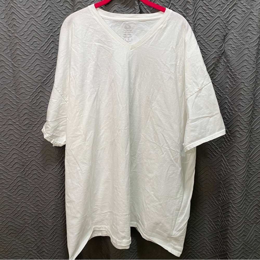 Men’s 4XL Fruit of the Loom Cotton V-Neck Tee White NWOT
